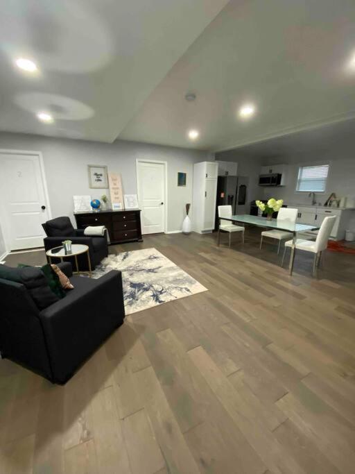Villa Modern 3Bed 2Bath Ranch With Diy Art Porch 3Tvs And Huge Front Yard To Enjoy! Calumet City Exterior foto